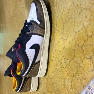 Jordan 1 lows SE wear away yellow